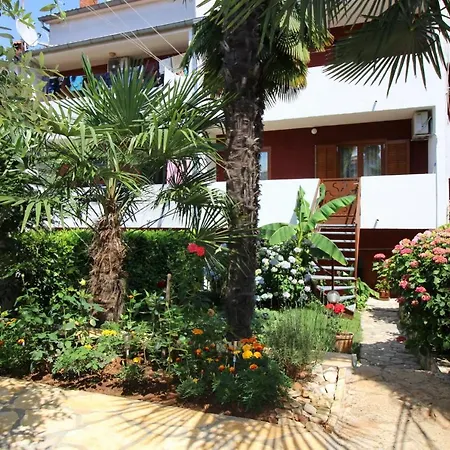 Ornela With Garden Apartment *